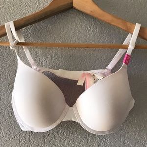 Victoria’s Secret PINK bra